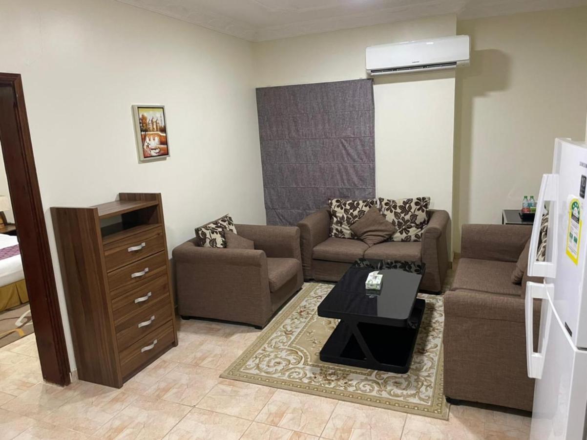 Enwan Suites Hotel Jubail Екстер'єр фото
