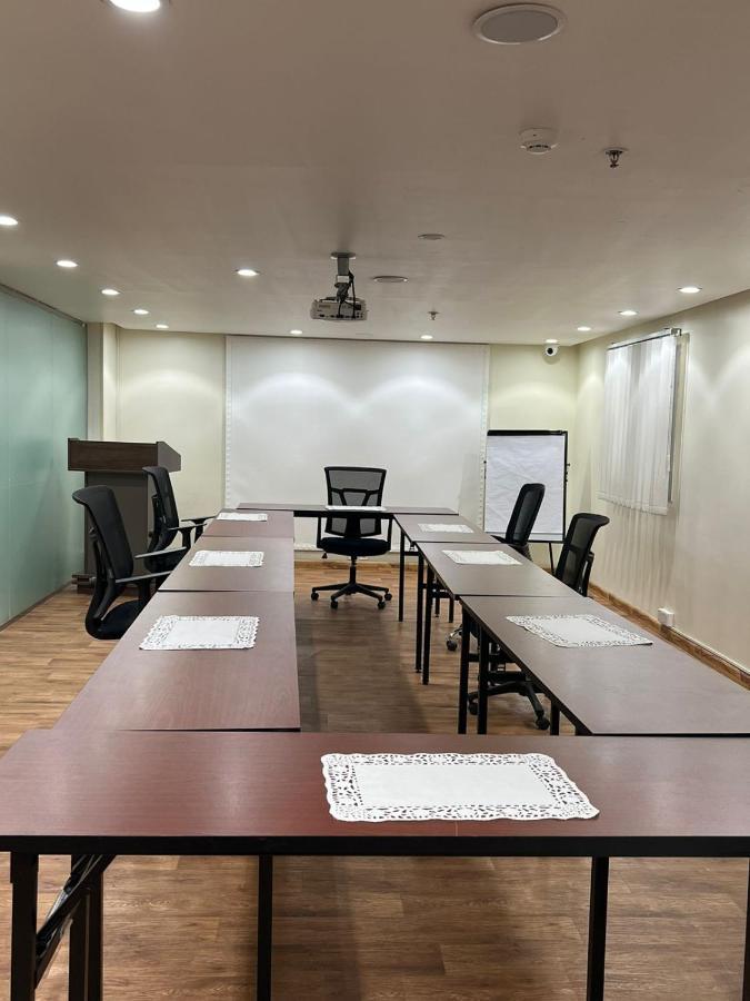 Enwan Suites Hotel Jubail Екстер'єр фото